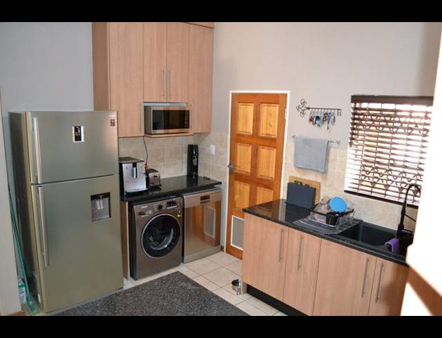 2 BEDROOM TOWNHOUSE FOR SALE IN SUGAR BUSH ESTATE